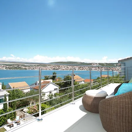 Avalon Villa
