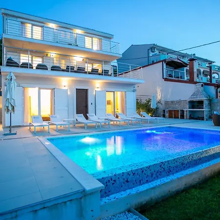 Villa Avalon