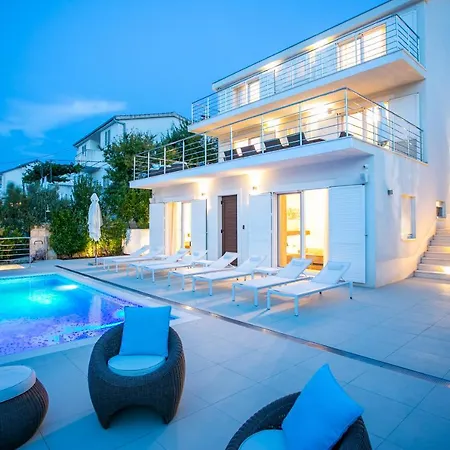 Avalon Villa Traù