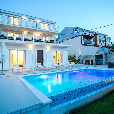 Avalon Villa Traù